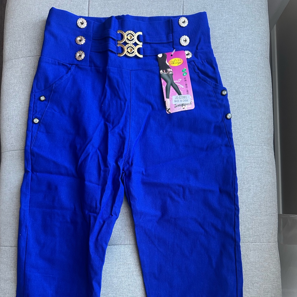 💙 Cobalt blue stretchy capri pants